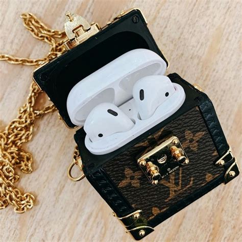 louis vuitton airpod.